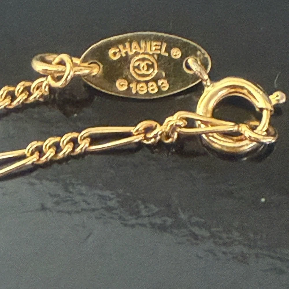 CHANEL 1983 CC Medallion-Pendant Necklace - Picture 9 of 11